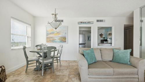 Sunrise at the Beach - 2BR Apt with Scenic Views - Foto 5