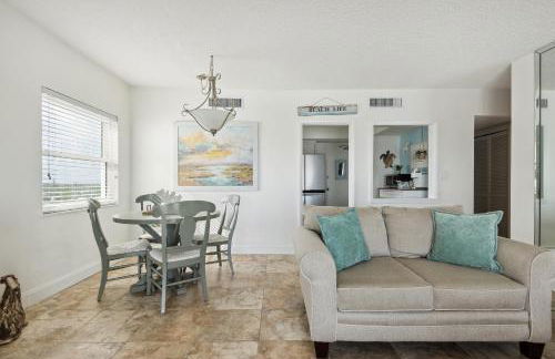 Sunrise at the Beach - 2BR Apt with Scenic Views - Foto 5