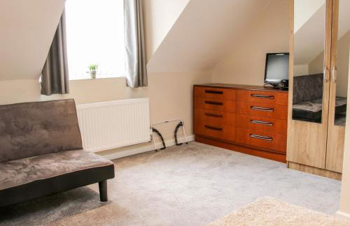 Springfield House - Photo 13