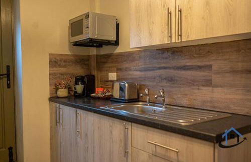 Stanwick Studio, cosy country studio, sleeps 4, parking, wifi - Photo 17