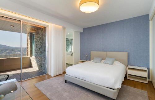 Douro Valley Luxury Home with Vineyard and Infinity Pool - Photo 17