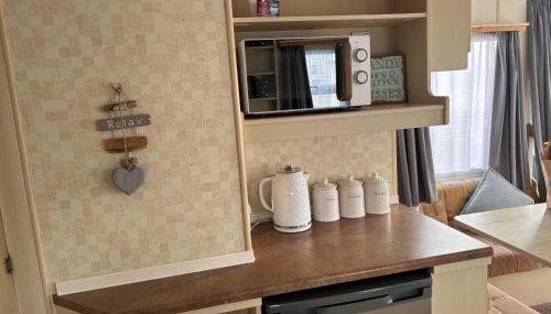 Caravan Sleeps 4 with Free Parking - Foto 2