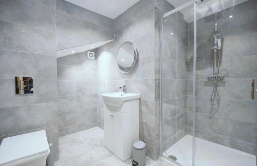 Shaw Heath Cottage - Charming Holiday Home In the Heart of Stockport - Free Parking - Foto 17