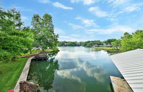 Luxurious Retreat on Lake LBJ Pool, Hot Tub, Dock - Foto 32