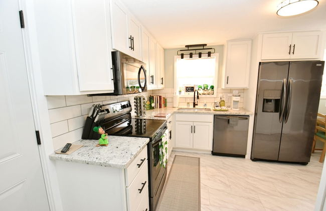 Modern Home Just Mins to Notre Dame 52723 - Foto 6