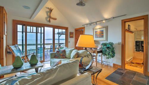 Lake Champlain Cottage with Private Deck and Fire Pit! - Foto 4