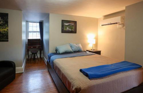 Riverfront Home (Apartment and Bar) - Foto 9