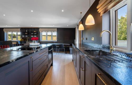 Farmyard House - Photo 9