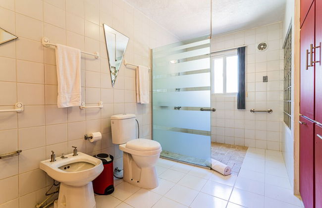 Large Villa With View! Private Pool Free Utilities! - Photo 21