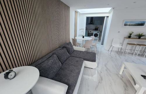 Spacious and bright one bedroom apartment - Foto 15