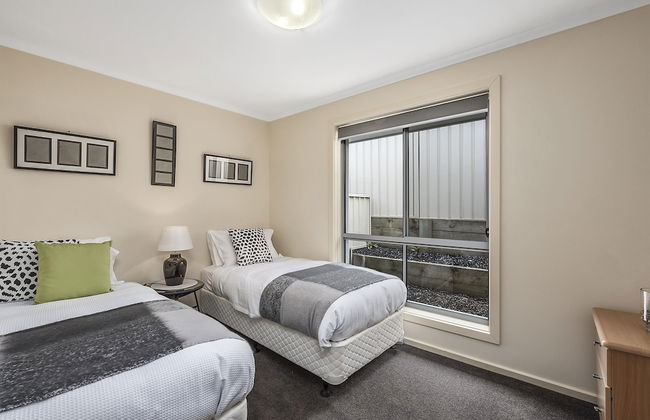 Megan Court Apartments - Photo 4