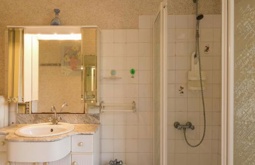 Historic Tower Home in Brignac - Foto 16