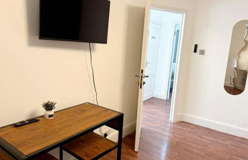 BE-1st Floor Quad Room in Wembley! - Foto 4