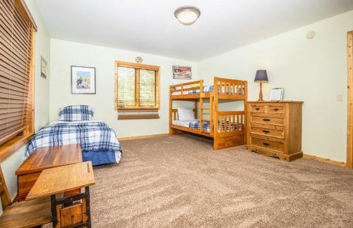 Northwoods Getaway - Photo 32