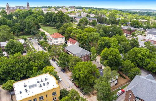 Tovey House-Walk to Downtown and Campus - Photo 53