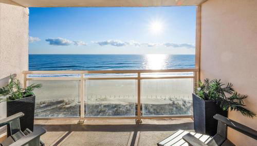 Oceanfront 2 Bedroom Modern Beach Condo w Pool - Foto 3