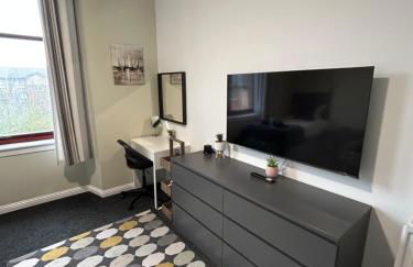 Spacious one bedroom flat, entire property. - Photo 5