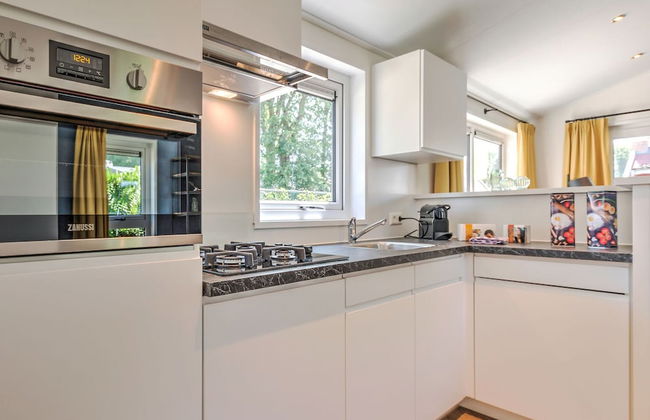 Lovely Holiday Home in Kaatsheuvel With Bubble Bath - Photo 15