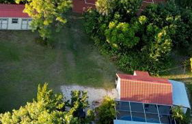 1mi to Beach Jungle Bungalow 1 acre with Pool - Foto 14