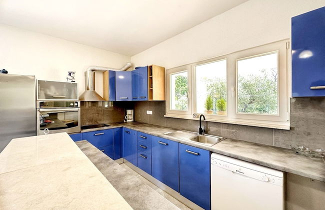 Mia - With Pool - A1 - Photo 7