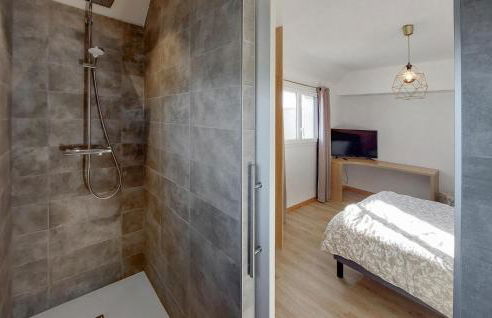 Lovely Home In Guisseny - Photo 33