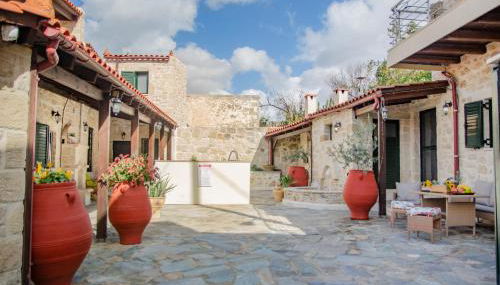 Pyrgou Villa with Shared Swimming pool - Foto 2