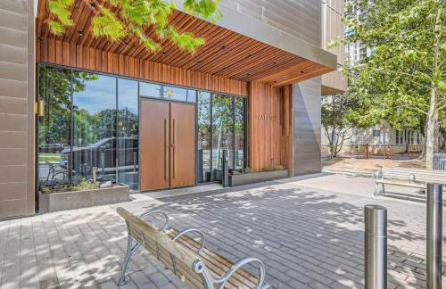 Luxury 1BR with Views, Rooftop Pool and Walk To Rainey St. - Foto 28