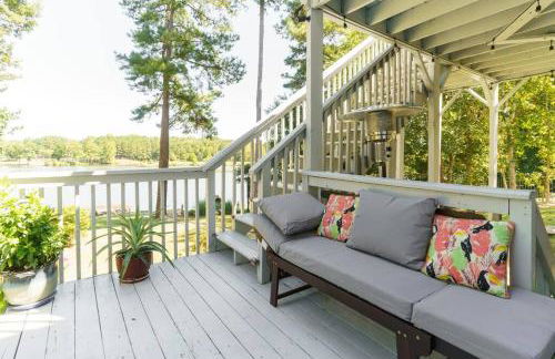 Relaxing Retreat with 55-Inch TV and Lake Views - Foto 29