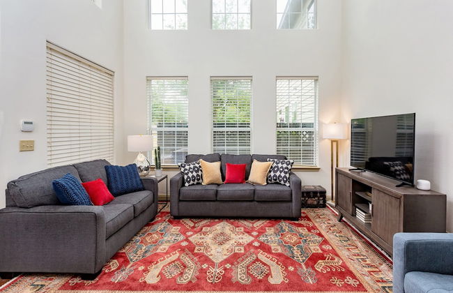 Upstay - East Austin Family Home - 5min From DT - Photo 1