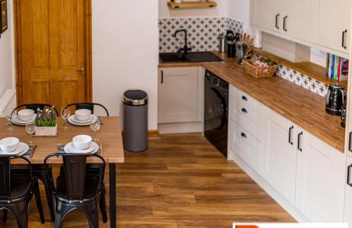 ByEvo Oswestry Barn - Quirky romantic retreat or Cosy contractor base - Foto 24