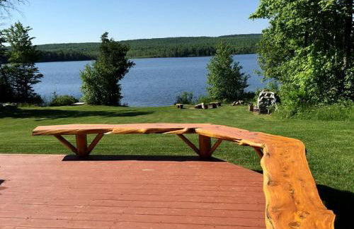 English Lake Escape -Custom Waterfront Log Cabin in Chequamegon National Forest - Foto 20