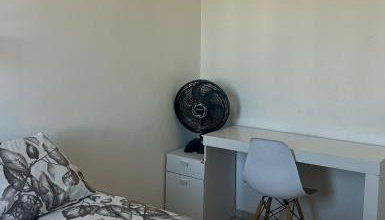 Apto charmoso, com ar, localização privilegiada - Foto 2