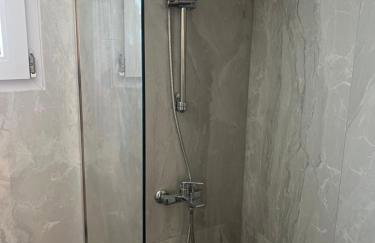 Cozy Kolonaki Retreat - Photo 6