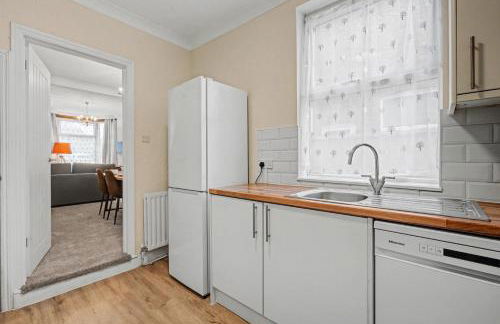 Countess House, Northampton - Stylish Modern 2-Bedroom House with Garden - Free Parking - Foto 36