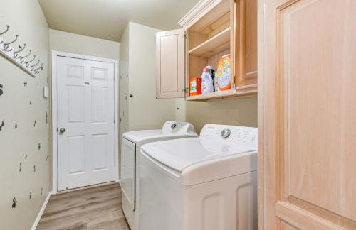 Less Than 1 Mi to Oak Tree National Cozy Getaway! - Foto 22