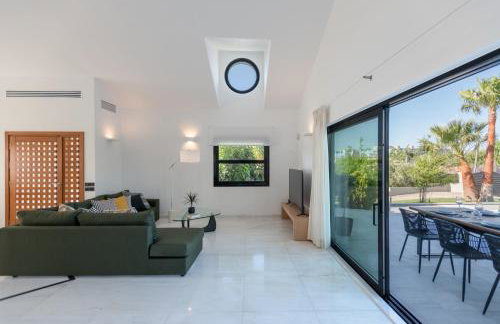 Gregorys Private Luxury Villa with Heated Pool & Gardens - Foto 13