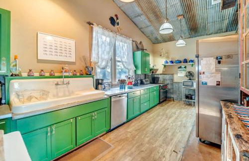 Luxury Airstream Campsite Nestled Beneath Oak Trees Outside of Austin, Texas - Foto 53