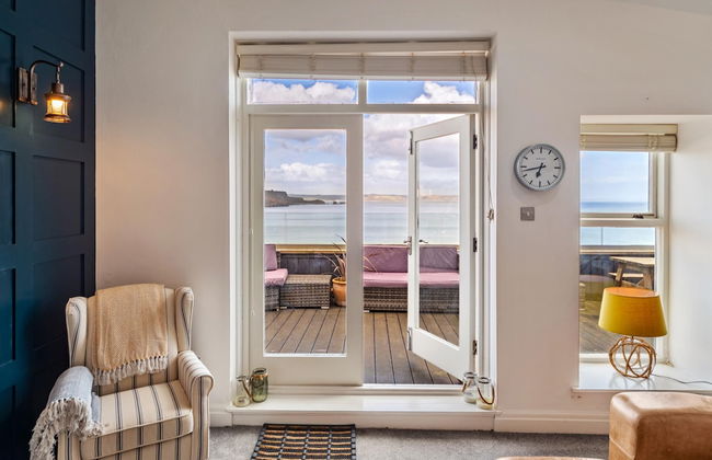 Royal Victoria Court 11 - Sea and Harbour Views - Photo 11