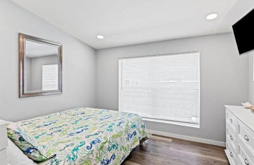 Sea Glass Dreams - Waterfront Pool Home, Mini Golf, Game Room, 110' Dock - Foto 15