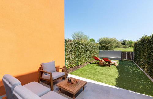 NEW stylish Casa Melisa with 2 gardens and BBQ facilities! - Foto 8