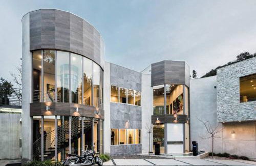 Chantilly Lace - Photo 1