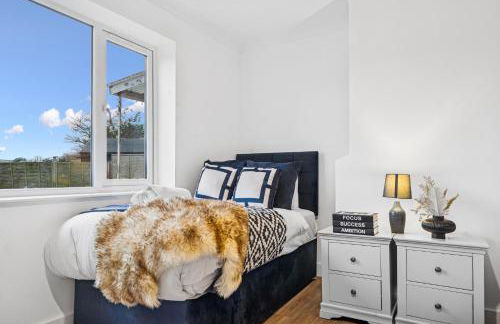 Bude Road Cosy and Modern Retreat Transport Link 4 BR By AltoLuxo Short Lets & Serviced Accommodation - Foto 1