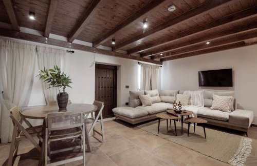 Villa Frontale - Restored Villa with Pool Perfect for 6 Nestled Next to a Traditional Olive Mill and Local Farms Offering Authentic Hospitality and Organic Delights By Villa Mana Gers - Foto 25