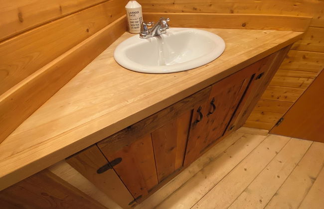 Rustic Beaverfoot Lodge Basic Cabin - Photo 23