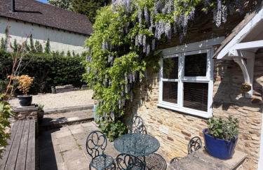 Cotswold Cottage - Photo 28