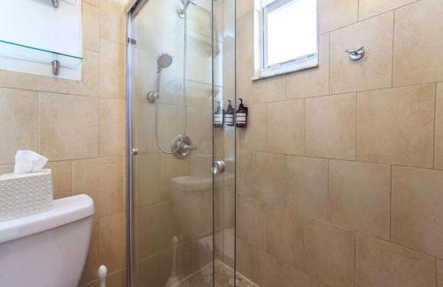 CHIC AND COZY 1 Br and 1Bth Suite on Collins Ave - Foto 8