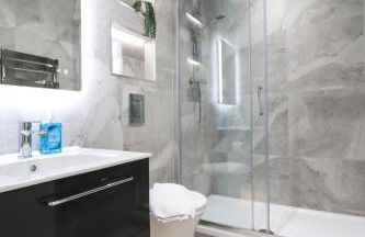 The Chiltern View - 1BR Centrally Located Flat with Contemporary Style Decor & Free Secure Underground Parking - Foto 27