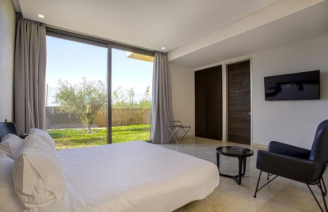 Villa Amara Oliver Palm Resort - Photo 3