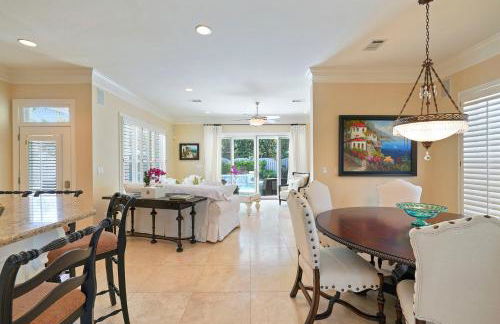 Tropical Dreams by the Sea - Vacation Home with Private Pool & Close Proximity to Beach - Foto 6