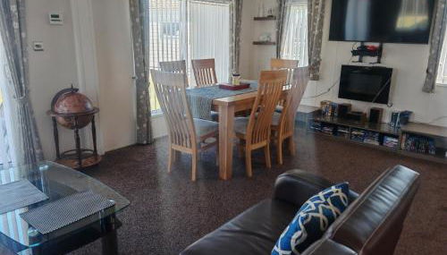 Manor Park Dog Friendly 2 bed, 6 berth Lodge with decking 600 Yard's From The Beach In Hunstanton - Foto 2
